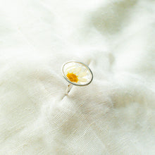 Load image into Gallery viewer, Daisy Window ring (size 6.5)