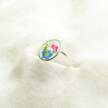 Load image into Gallery viewer, Garden Window ring (size 8)