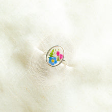 Load image into Gallery viewer, Garden Window ring (size 8)