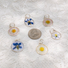Load image into Gallery viewer, Medium daisy & violet charms