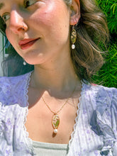 Load image into Gallery viewer, Bridal Wreath oval pearl drop earring