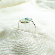 Load image into Gallery viewer, Forget-Me-Not Window ring (size7/7.5)