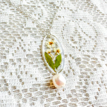 Load image into Gallery viewer, Bridal wreath oval pearl drop necklace