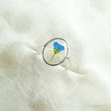 Load image into Gallery viewer, Forget-Me-Not Window ring (size7/7.5)