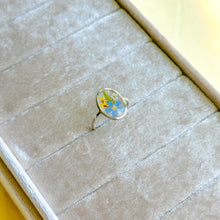 Load image into Gallery viewer, Size 7.5 - Garden Window faceted sterling silver ring