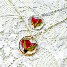 Load image into Gallery viewer, Framed rose bud necklace