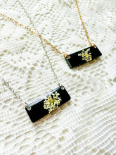 Load image into Gallery viewer, Cameo bar necklace