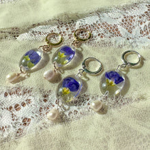 Load image into Gallery viewer, Blue flax pearl huggie hoop