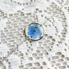 Load image into Gallery viewer, Forget-me-not chain bracelet