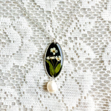 Load image into Gallery viewer, Bridal wreath oval pearl drop necklace