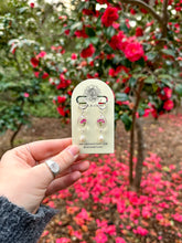 Load image into Gallery viewer, Pink heather oval pearl huggie hoop