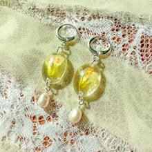 Load image into Gallery viewer, Jacob’s Ladder pearl huggie hoop