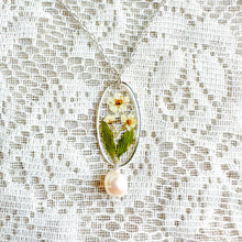 Load image into Gallery viewer, Bridal wreath oval pearl drop necklace