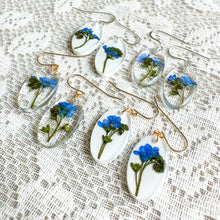 Load image into Gallery viewer, Forget-me-not oval earring