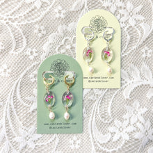 Load image into Gallery viewer, Pink heather oval pearl huggie hoop