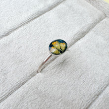 Load image into Gallery viewer, Goldenrod oval bezel cup ring