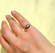 Load image into Gallery viewer, Chokecherry oval bezel cup ring