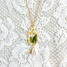 Load image into Gallery viewer, Bridal wreath oval pearl drop necklace