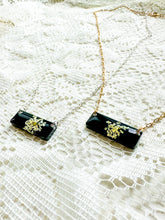 Load image into Gallery viewer, Cameo bar necklace