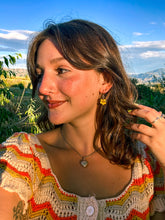 Load image into Gallery viewer, Buttercup pearl huggie hoops