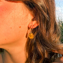 Load image into Gallery viewer, Buttercup pearl huggie hoops