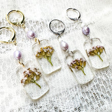 Load image into Gallery viewer, Pink yarrow pearl huggie hoops