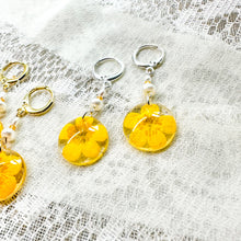 Load image into Gallery viewer, Buttercup pearl huggie hoops