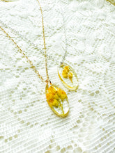 Load image into Gallery viewer, Goldenrod oval necklace