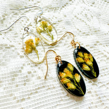 Load image into Gallery viewer, Goldenrod oval earring