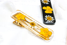 Load image into Gallery viewer, Daisy & buttercup rectangle hair clip