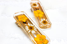 Load image into Gallery viewer, Daisy & buttercup rectangle hair clip
