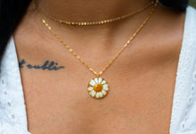 Load image into Gallery viewer, Daisy Necklace