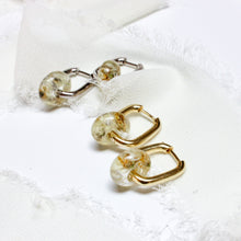 Load image into Gallery viewer, Bridal wreath rectangle bead hoops