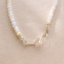 Load image into Gallery viewer, Lilac shell necklace
