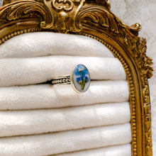 Load image into Gallery viewer, Forget-me-not patterned band ring (Size 7) No. 1
