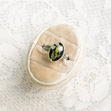 Load image into Gallery viewer, Yarrow patterned band ring (Size 10)
