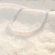Load image into Gallery viewer, Lilac shell necklace
