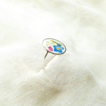Load image into Gallery viewer, Garden Window ring (size 9)
