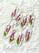 Load image into Gallery viewer, Pink Water Pepper oval earring
