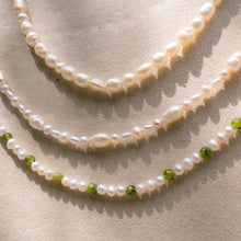 Load image into Gallery viewer, Jade &amp; freshwater pearl necklace
