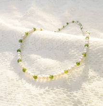 Load image into Gallery viewer, Jade &amp; freshwater pearl necklace
