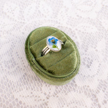 Load image into Gallery viewer, Forget-me-not patterned band ring (Size 9.5)
