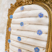 Load image into Gallery viewer, Forget-me-not dainty rings
