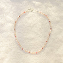 Load image into Gallery viewer, Pinky &amp; Pearly necklace
