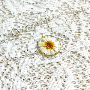 Daisy chain bracelet