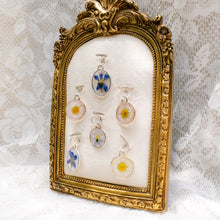 Load image into Gallery viewer, Medium daisy &amp; violet charms
