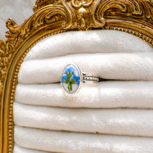Load image into Gallery viewer, Forget-me-not patterned band ring (Size 7) No. 2
