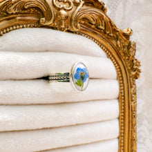 Load image into Gallery viewer, Forget-me-not patterned band ring (Size 9.5)
