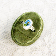 Load image into Gallery viewer, Forget-me-not patterned band ring (Size 9.5)

