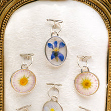 Load image into Gallery viewer, Medium daisy &amp; violet charms
